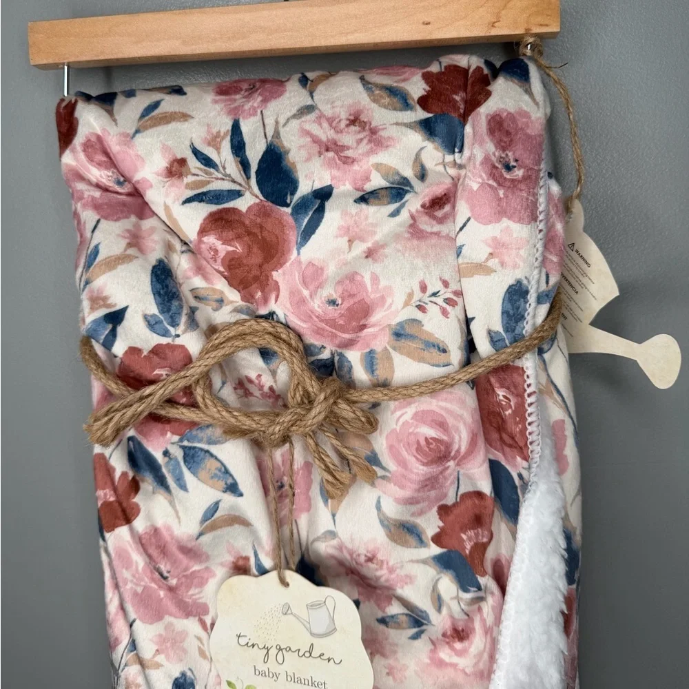 NWT Tiny Garden Floral Reversible Sherpa Baby Blanket